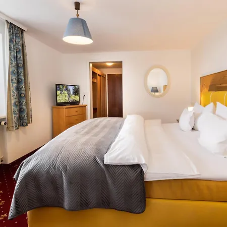 Liberia Hotel *